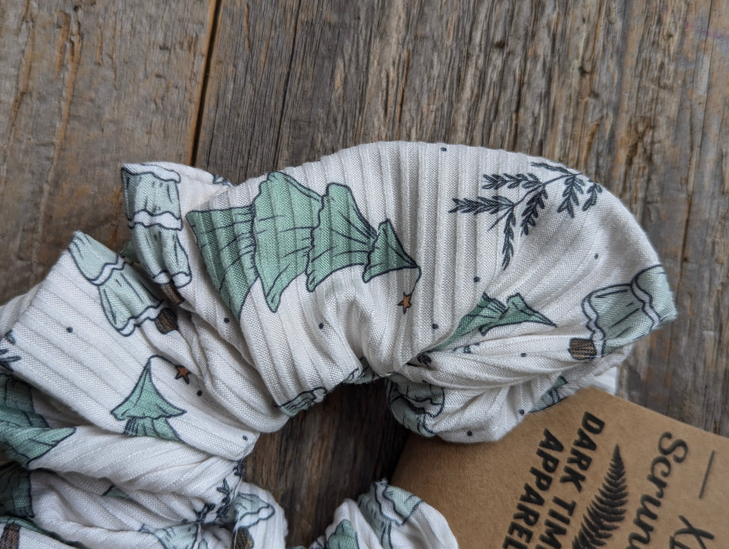 XL Scrunchie - White Christmas