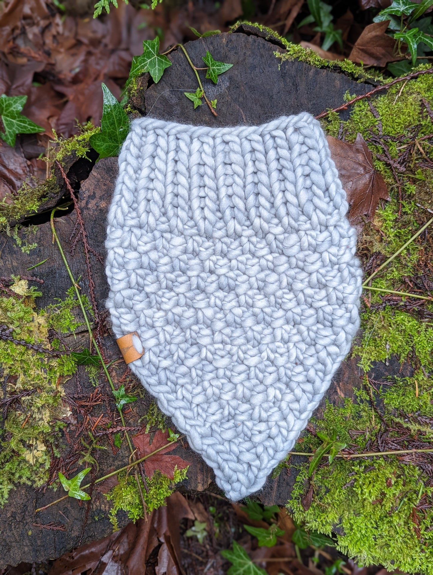 Riverlands Bandana Cowl Light Gray