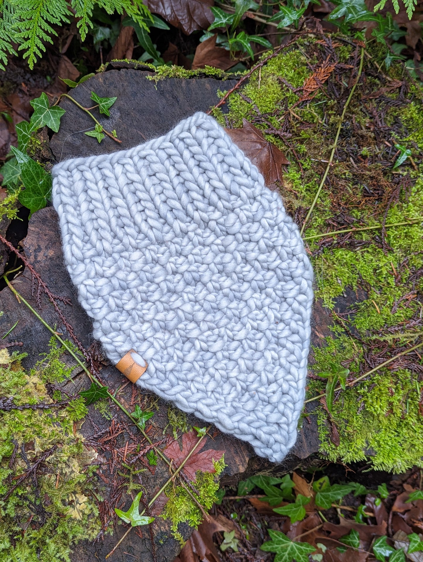 Riverlands Bandana Cowl Light Gray